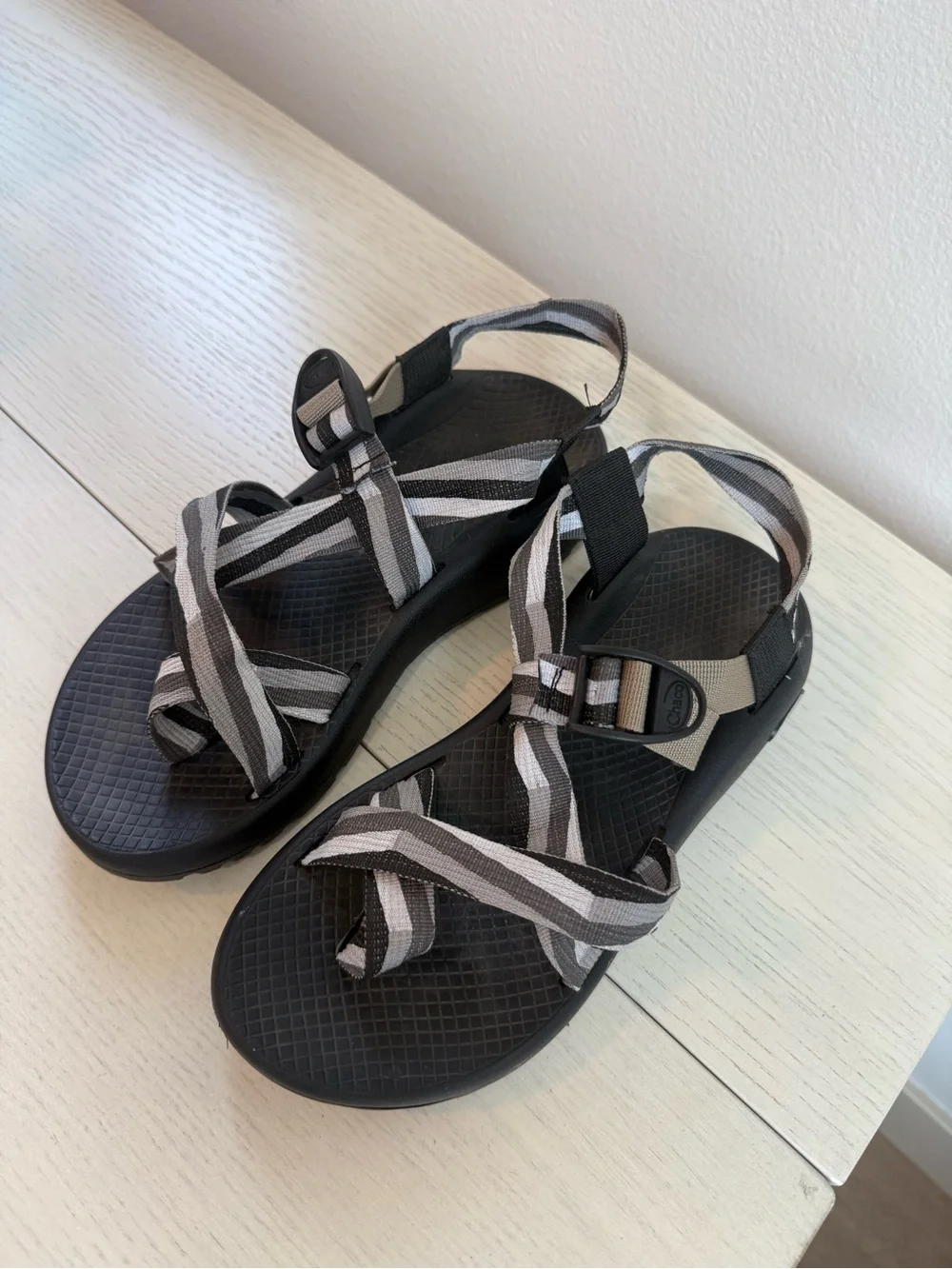Chaco Women’s or Men's Z/Cloud Sandals Black Gray Strappy Hiking Outdoor 8W 7M